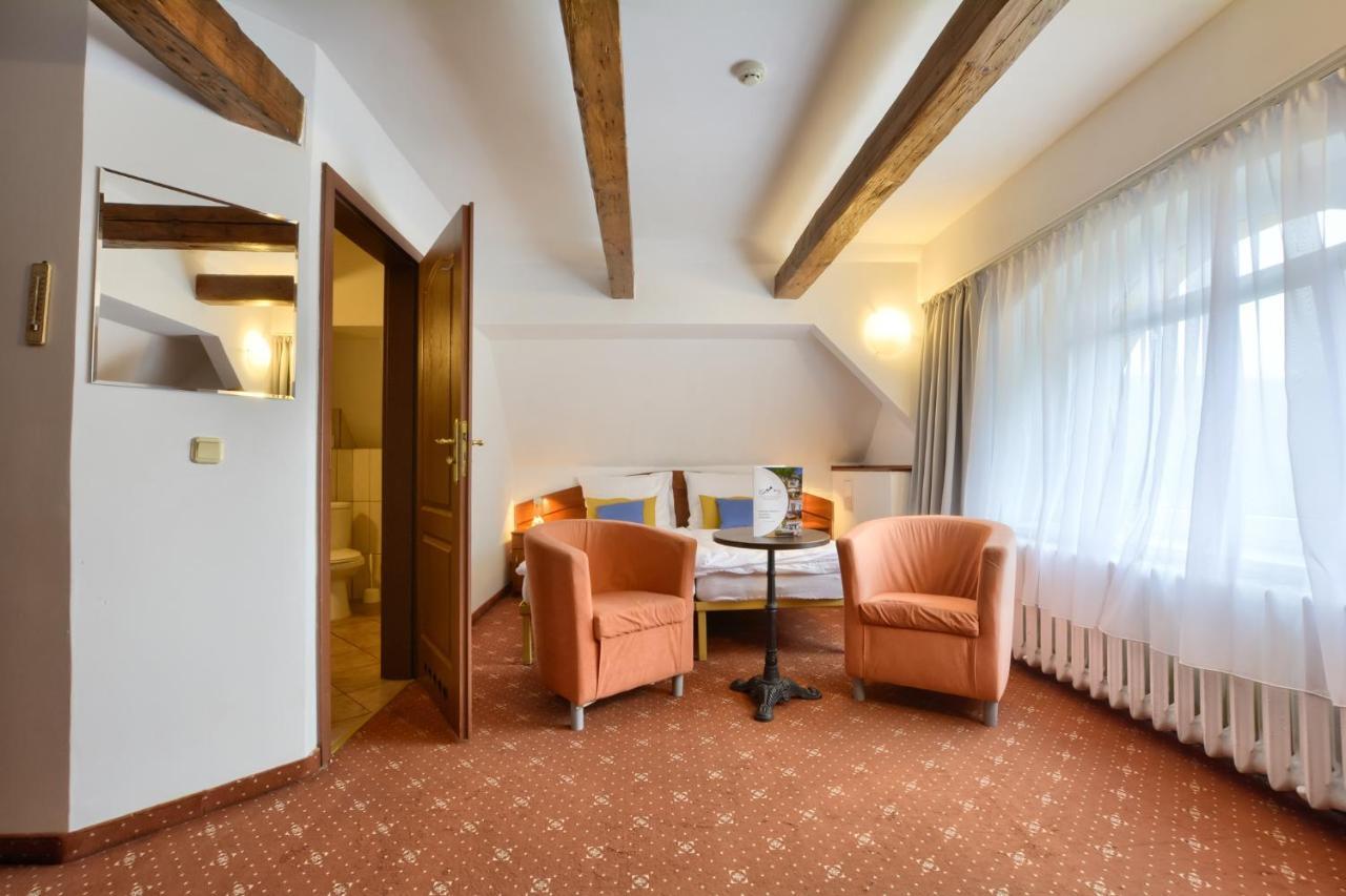 Hotel Krysztal Сверадув-Здруй Экстерьер фото